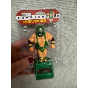 NEW  Solar Powered Lucha Libre Wrestler Dancing Bobble Head Dancer RARE! Green!